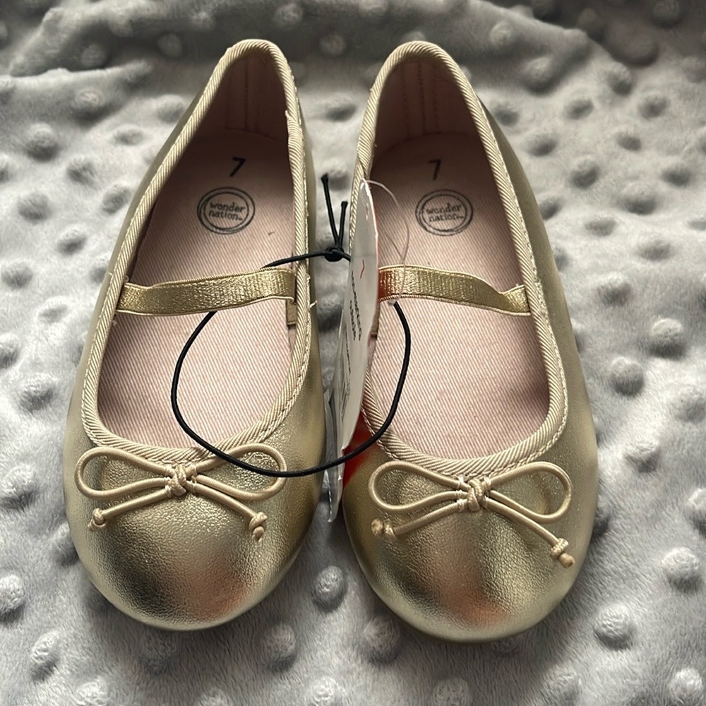 Wonder Nation gold toddler girl ballet flats.